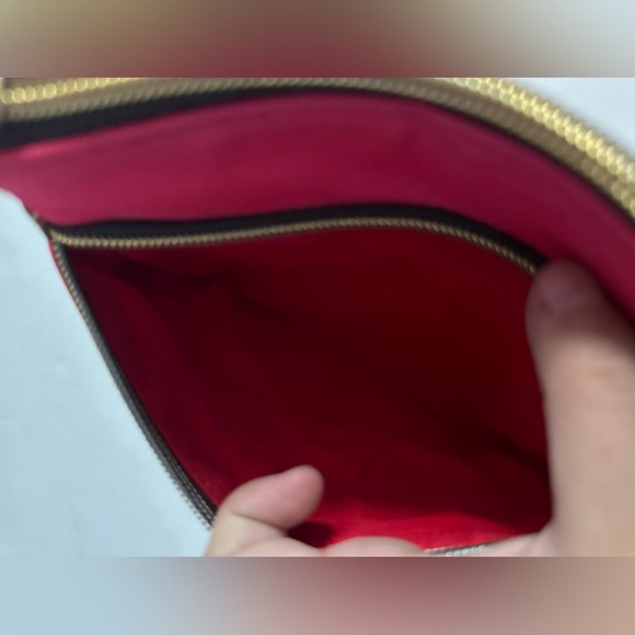 ❤️❤️Dooney & Bourke Red Canvas Crossbody -❤️❤️ - Picture 7 of 11